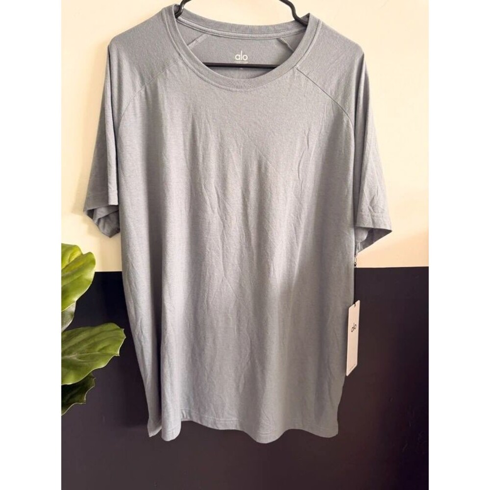 Alo Size XL Triumph Crew Neck Tee